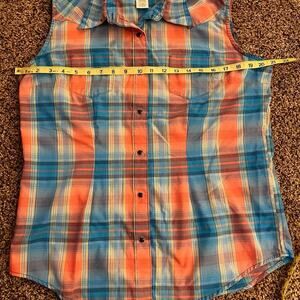 Wrangler plaid sleeveless button down shirt, women's size M